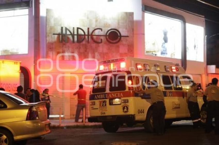 NOTA ROJA . 2 MUERTOS TIENDA INDIGO