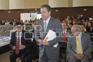 UNIVERSIDADES . IBERO . INFORME RECTOR