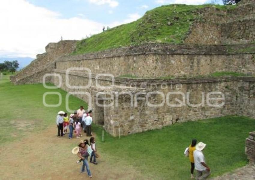 TURISMO . OAXACA