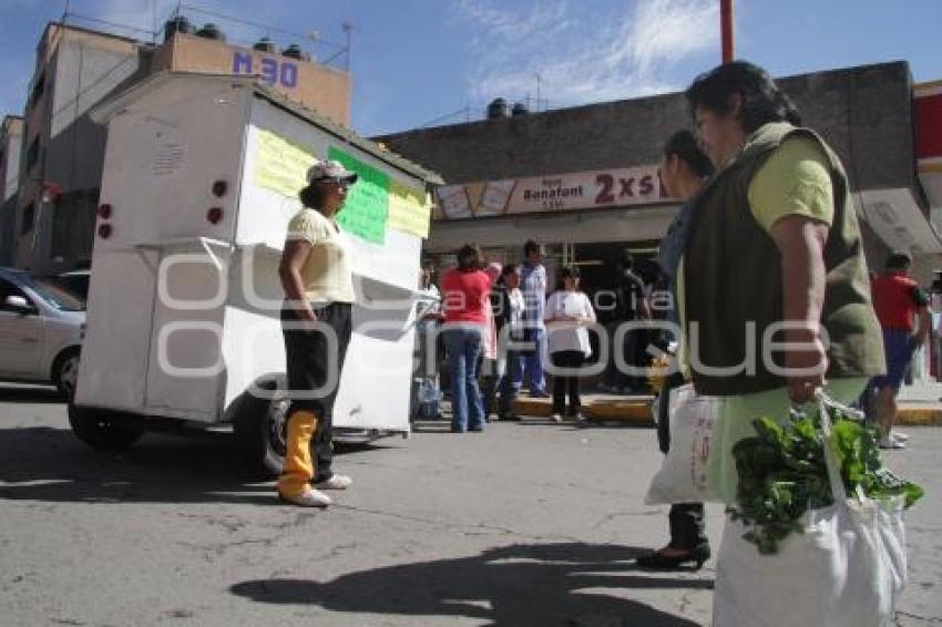 BLOQUEAN ACCESO A UNIDAD HABITACIONAL VW I Y VWII