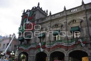 ADORNOS PATRIOS . BICENTENARIO