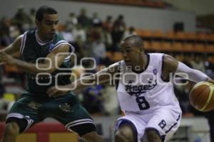 BASQUETBOL . ANGELES DE PUEBLA VS OLA VERDE