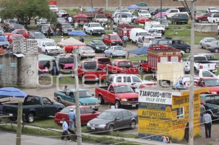 TIANGUIS DE AUTOS