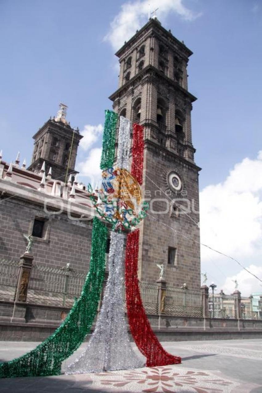 MES DE LA PATRIA