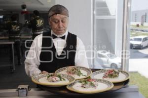 VW . CHILES EN NOGADA . RECORD GUINNESS