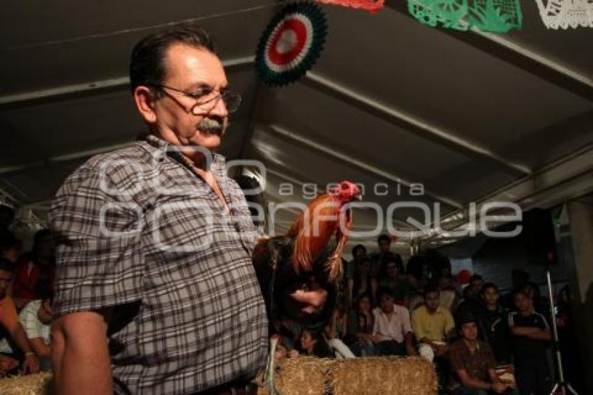 PELEA DE GALLOS. NOCHE MEXICANA