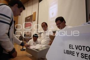 PRESENTACIÓN URNA ELECTRÓNICA. FACULTAD DERECHO BUAP