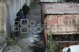 INCENDIO EN LOTE DE AUTOS