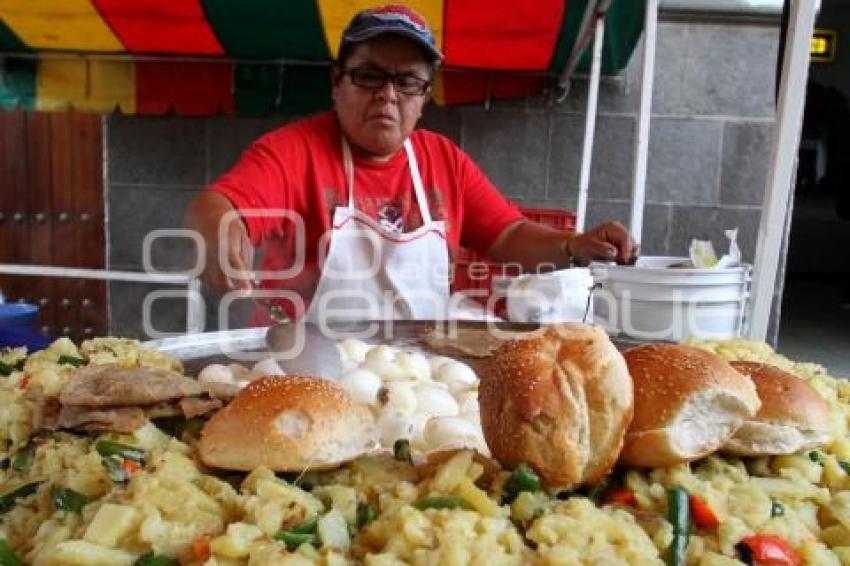 PUESTOS DE COMIDA TRADICIONAL