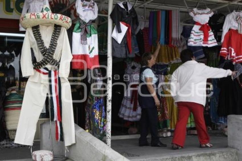 BICENTENARIO . TRAJES TÍPICOS