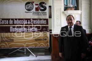 CURSO DE INDUCCIÓN PARA PRESIDENTES MUNICIPALES ELECTOS. VÍCTOR HERNÁNDEZ QUINTANA