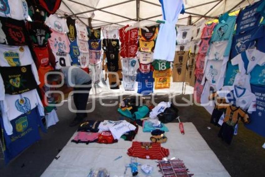 VENDEDORES. ESTADIO CUAUHTÉMOC