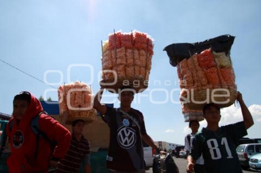 VENDEDORES. ESTADIO CUAUHTÉMOC