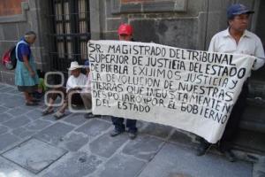 MANIFESTACION  - POBLADORES DE AZUMIATLA EN EL PALACIO DE JUSTICIA.