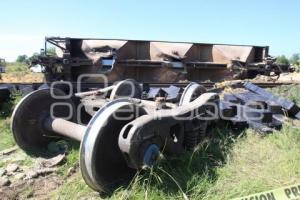 SE DESCARRILAN VAGONES DEL TREN EN HUIXCOLOTLA