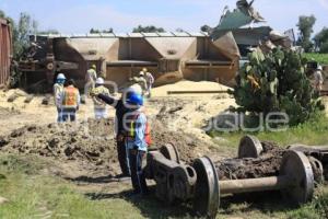 SE DESCARRILAN VAGONES DEL TREN EN HUIXCOLOTLA