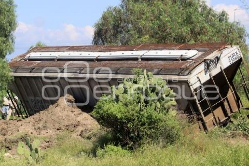 SE DESCARRILAN VAGONES DEL TREN EN HUIXCOLOTLA