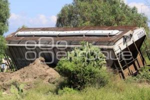 SE DESCARRILAN VAGONES DEL TREN EN HUIXCOLOTLA