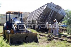 SE DESCARRILAN VAGONES DEL TREN EN HUIXCOLOTLA