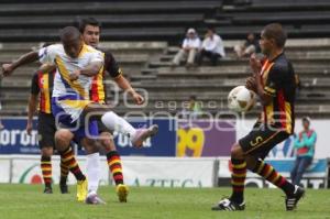 LOBOS VS LEONES NEGROS. FÚTBOL. ESTADIO CUAUHTÉMOC