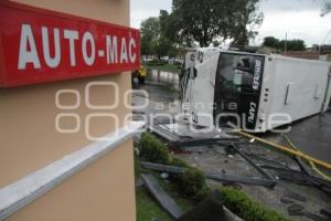 TRANSPORTE PUBLICO MATA A MUJER