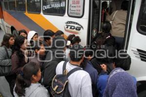 PARO DE TRANSPORTISTAS. DEMANDAN AUMENTO DE TARIFA