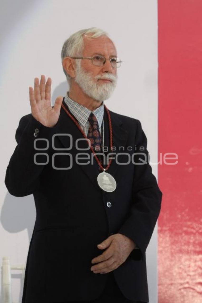 PEDRO TRIGO. DOCTOR HONORIS CAUSA. UIA