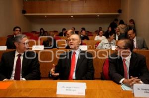 CONSEJO CONSULTIVO DEL CENTRO DE INVESTIGACIONES JURÍDICAS. UDLA