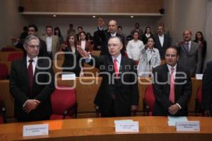 CONSEJO CONSULTIVO DEL CENTRO DE INVESTIGACIONES JURÍDICAS. UDLA