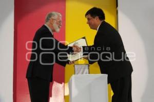 PEDRO TRIGO. DOCTOR HONORIS CAUSA. UIA