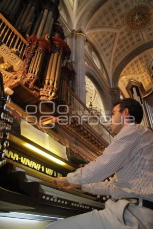 CEREMONIA EN HONOR A JUAN DE PALAFOX Y MENDOZA