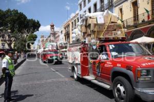 DESFILE DE BOMBEROS CON VÍVERES PARA DAMNIFICADOS