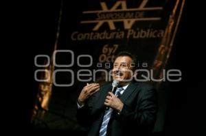 ENRIQUE AGÜERA - RECTOR