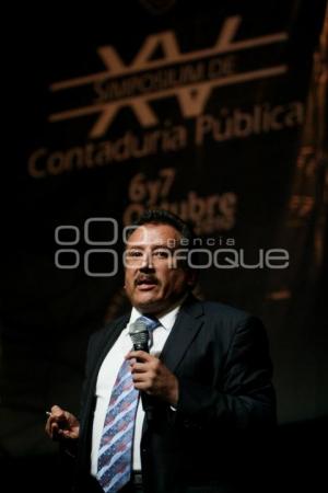 ENRIQUE AGÜERA - RECTOR