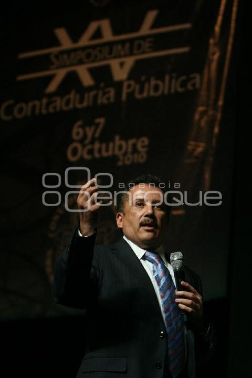 ENRIQUE AGÜERA - RECTOR