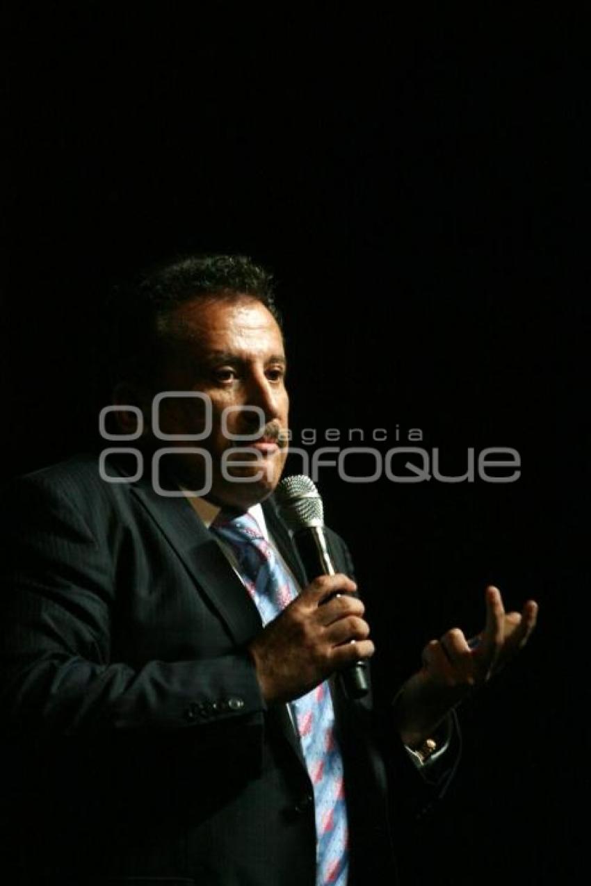 ENRIQUE AGÜERA - RECTOR