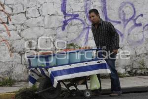 ECONOMÍA . COMERCIO AMBULANTE