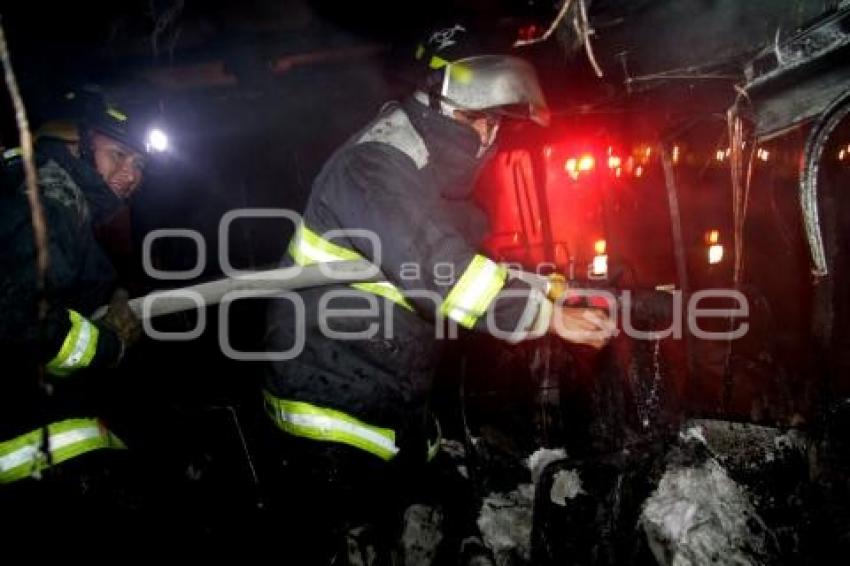 INCENDIO AUTOBUS  - AUTOPISTA MEXICO PUEBLA