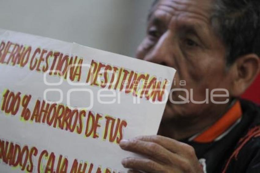 PROTESTAN DEFRAUDADOS -  CONGRESO