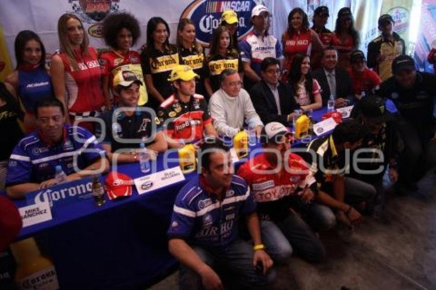 PRESENTACIÓN NASCAR CORONA SERIES