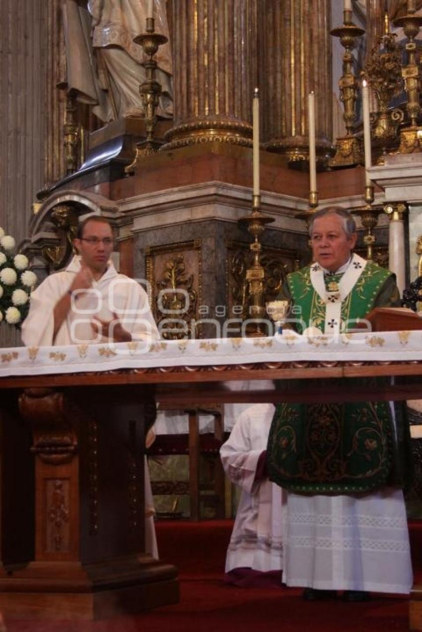 MISA EN CATEDRAL. VÍCTOR SÁNCHEZ