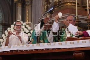 MISA EN CATEDRAL. VÍCTOR SÁNCHEZ