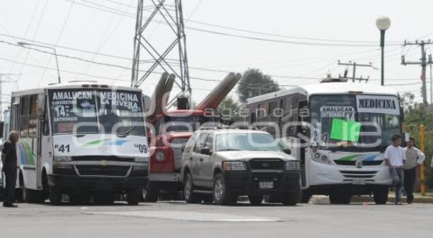 BLOQUEO DE RUTA 41 CRUCERO MERCADO AMALUCAN