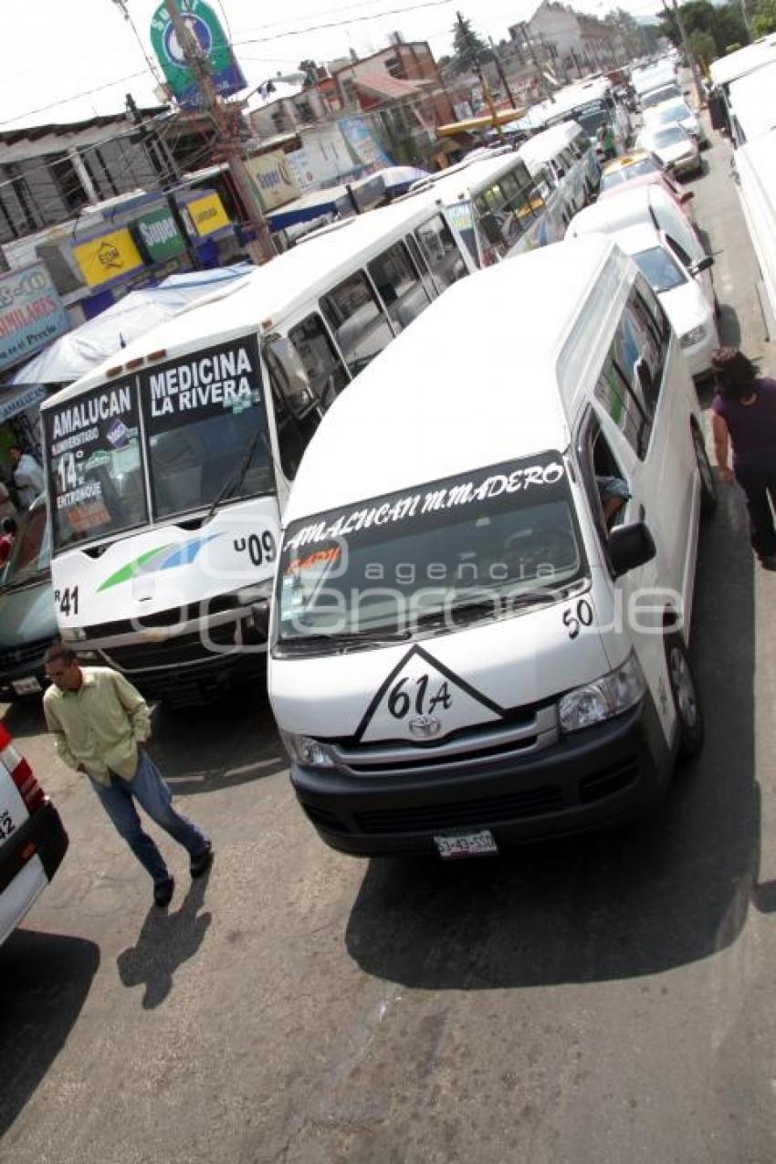 BLOQUEO DE RUTA 41 CRUCERO MERCADO AMALUCAN