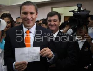 RAFAEL MORENO VALLE SE REGISTRA COMO DELEGADO