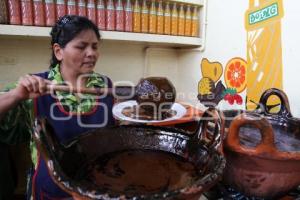 GASTRONOMÍA . MOLE POBLANO