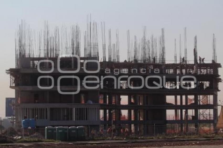 ECONOMÍA . CONSTRUCCIÓN DE EDIFICIOS