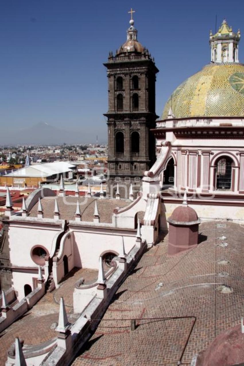 TURISMO . CÚPULAS DE CATEDRAL