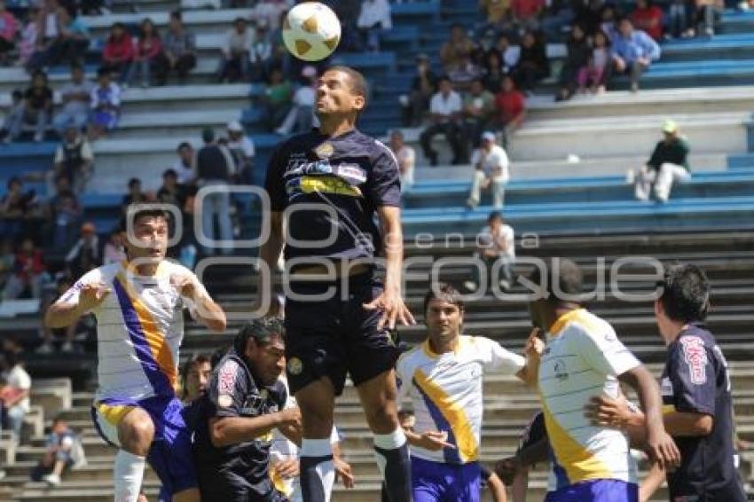 LOBOS VS DORADOS. FÚTBOL