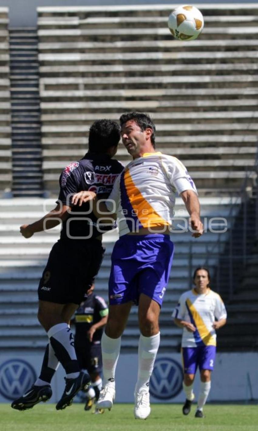 LOBOS VS. DORADOS. FÚTBOL